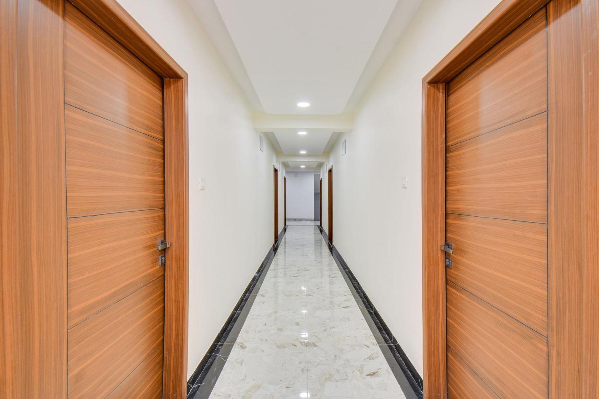 Hotel O Ar Executive Хинджавади Экстерьер фото